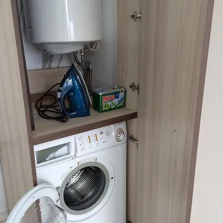 Hadji Dimitar 70 דירה *